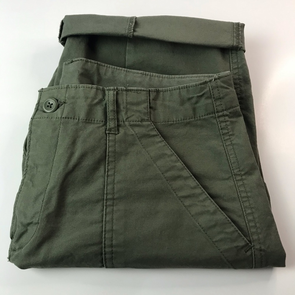 Old Navy Green Cargo Shorts women’s size 8 - Picture 2 of 8